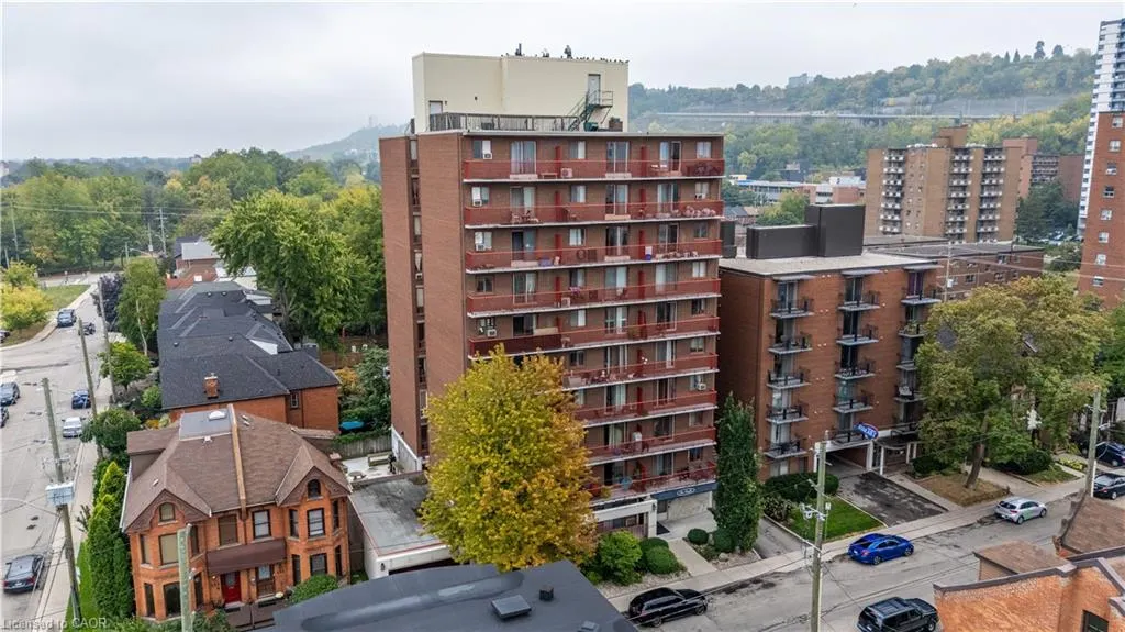 141 Catharine Street, #204