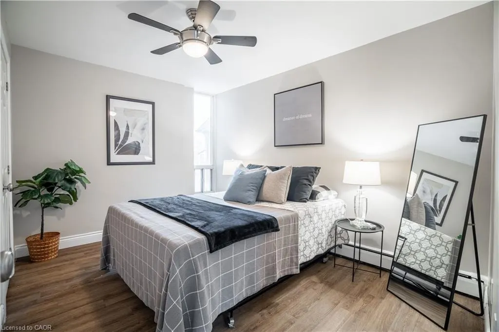 141 Catharine Street, #204