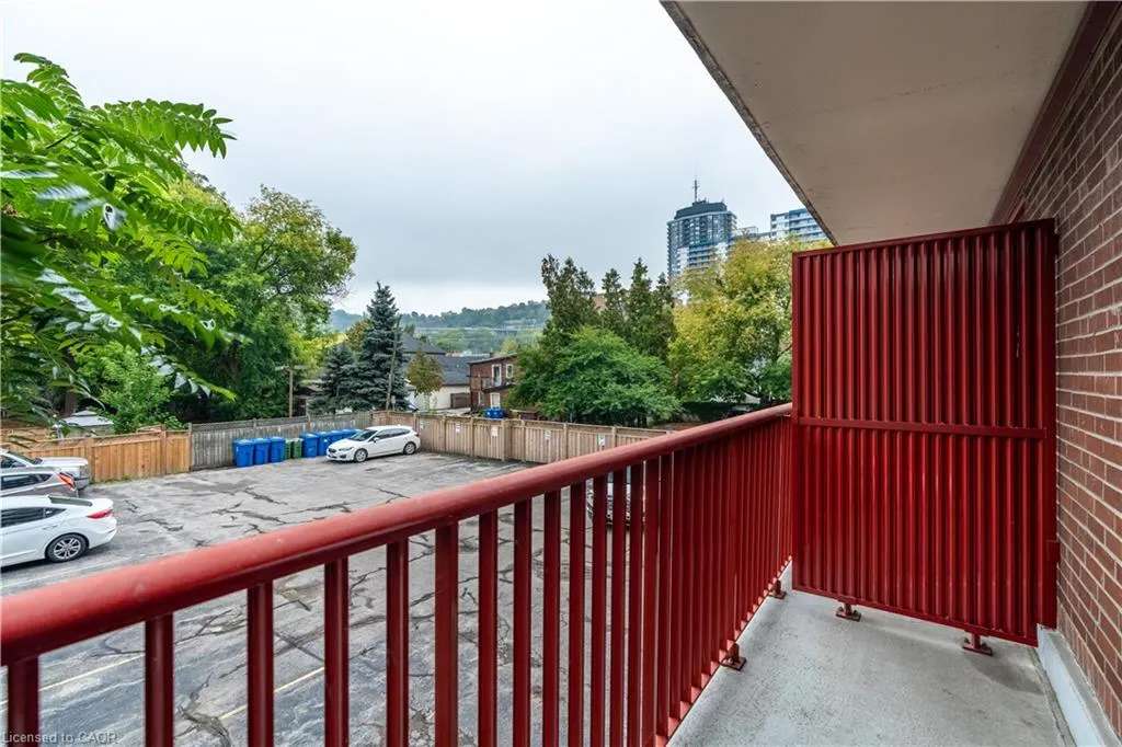 141 Catharine Street, #204