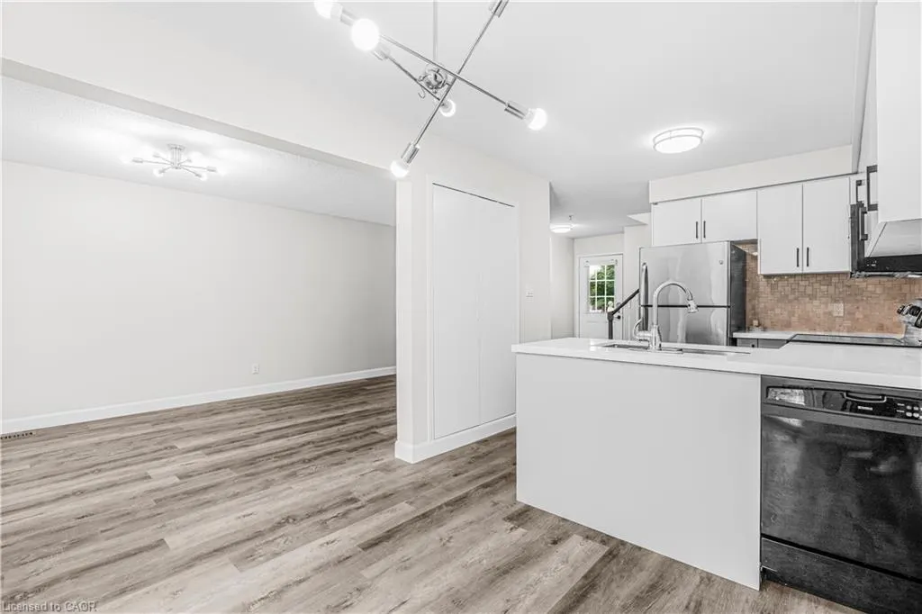 234 Inglis Street