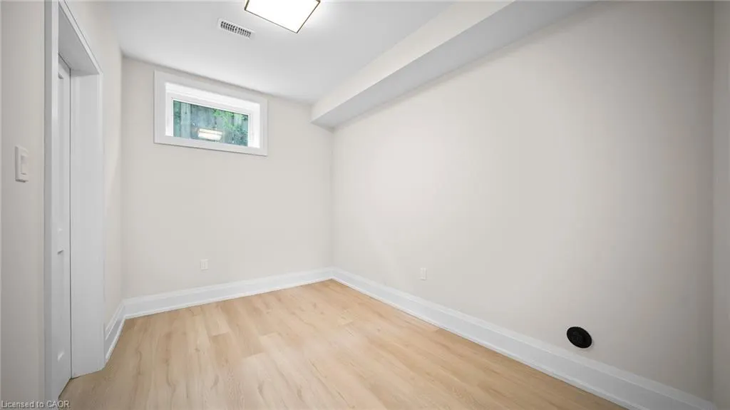 1 West Avenue