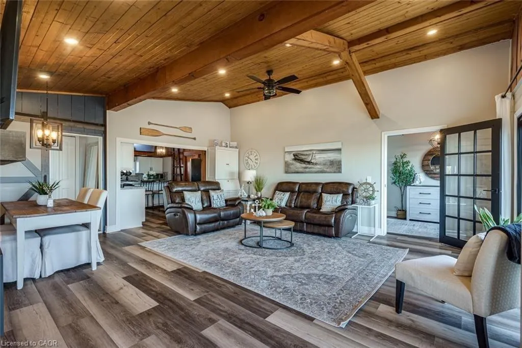 71 Lakeshore Road