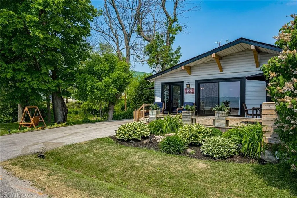 71 Lakeshore Road