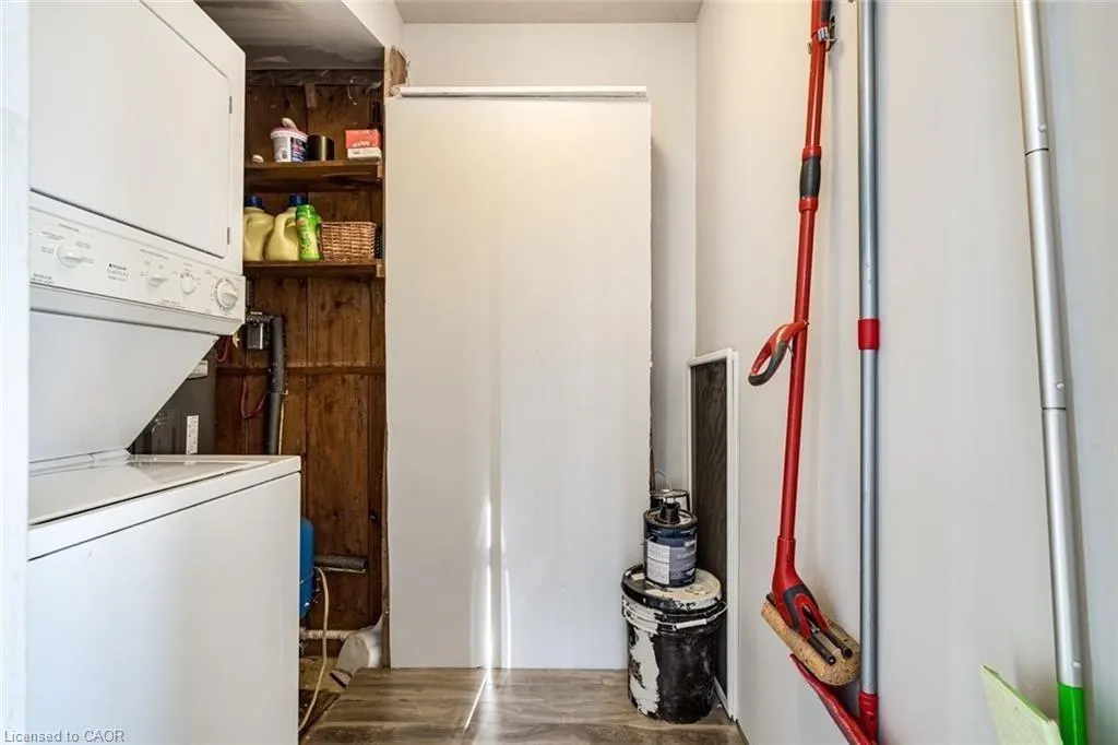 71 Lakeshore Road