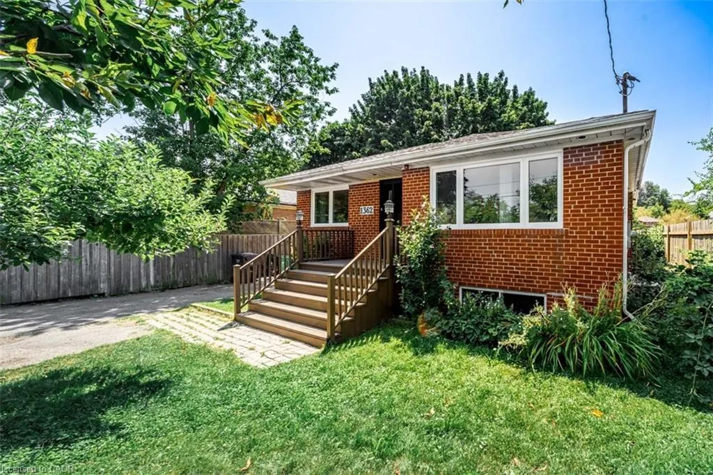 1362 Cawthra Road, #LOWER