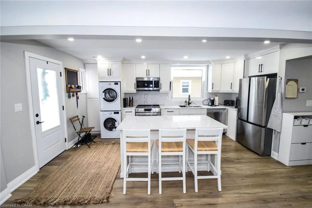 176 East 43rd Street