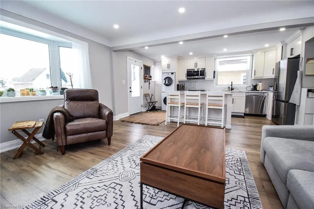 176 East 43rd Street