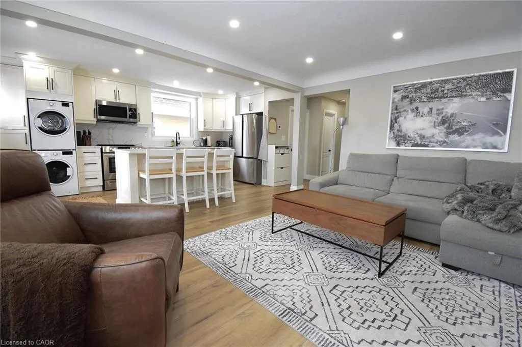 176 East 43rd Street