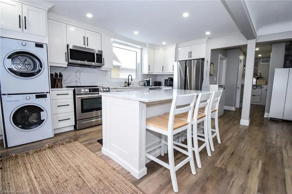 176 East 43rd Street