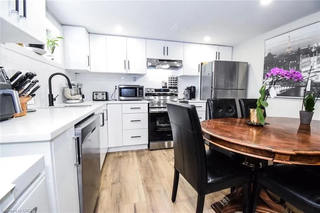 176 East 43rd Street