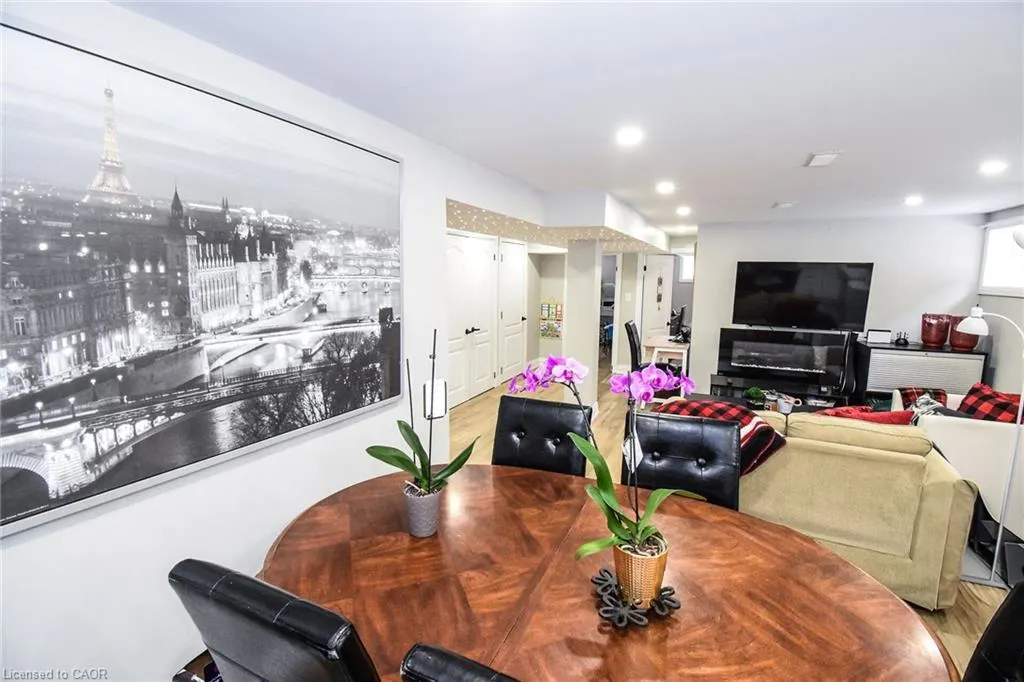 176 East 43rd Street