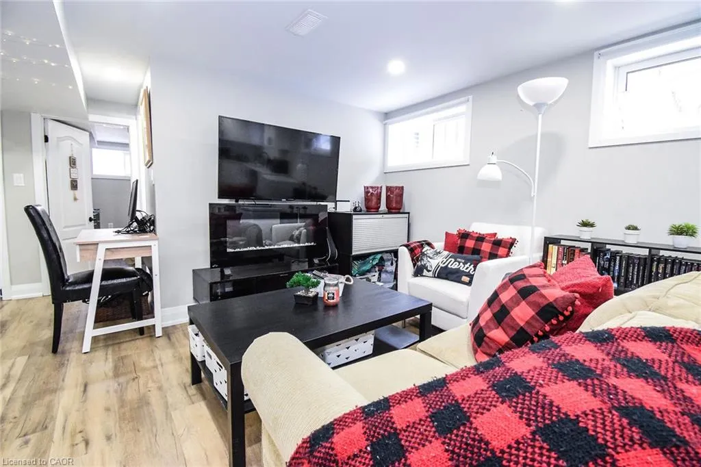 176 East 43rd Street