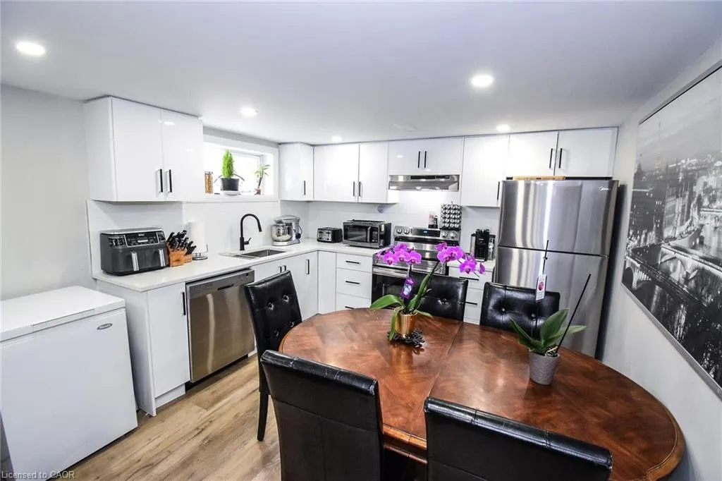 176 East 43rd Street