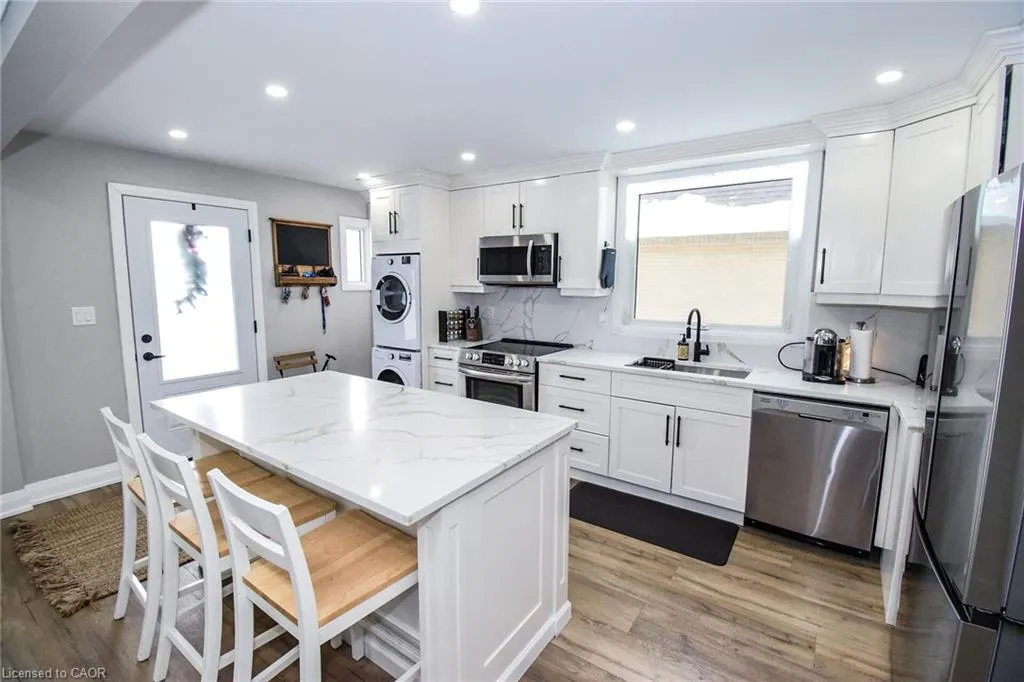 176 East 43rd Street