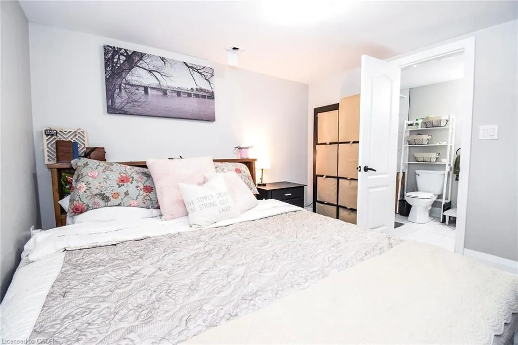176 East 43rd Street