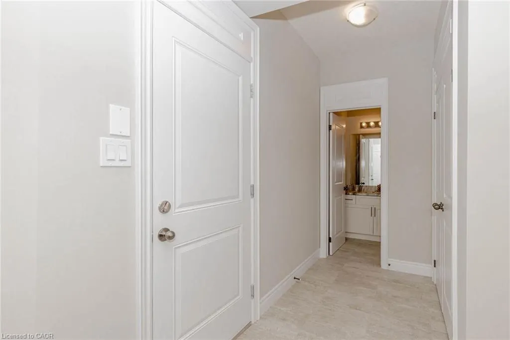 61 Eleanor Avenue, #Upstairs