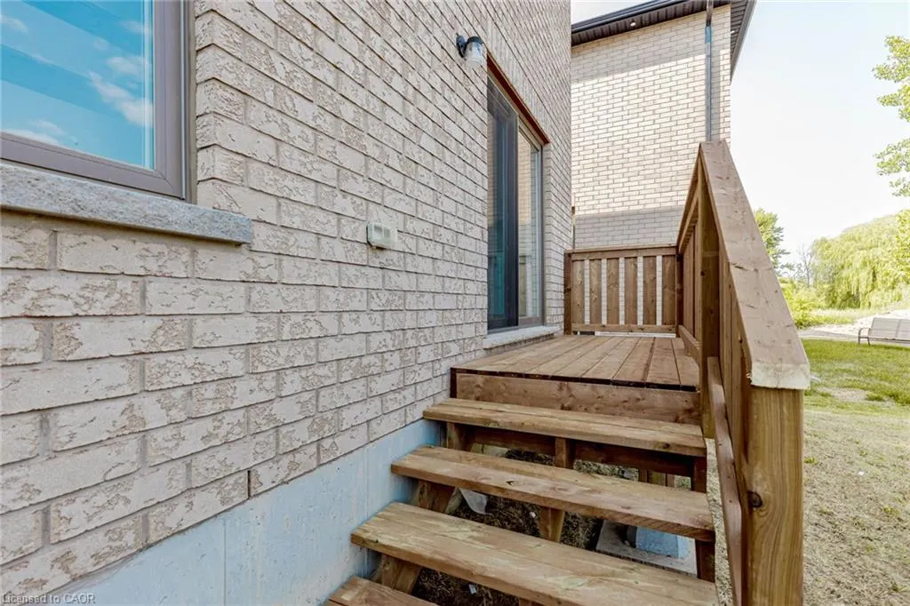 61 Eleanor Avenue, #Upstairs