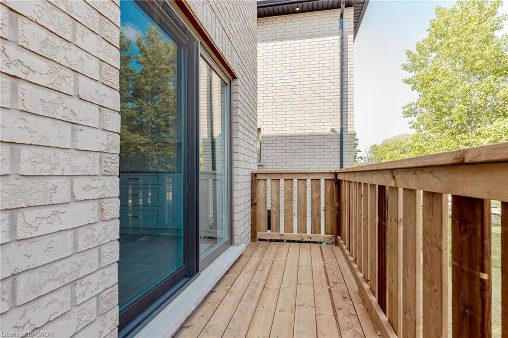 61 Eleanor Avenue, #Upstairs