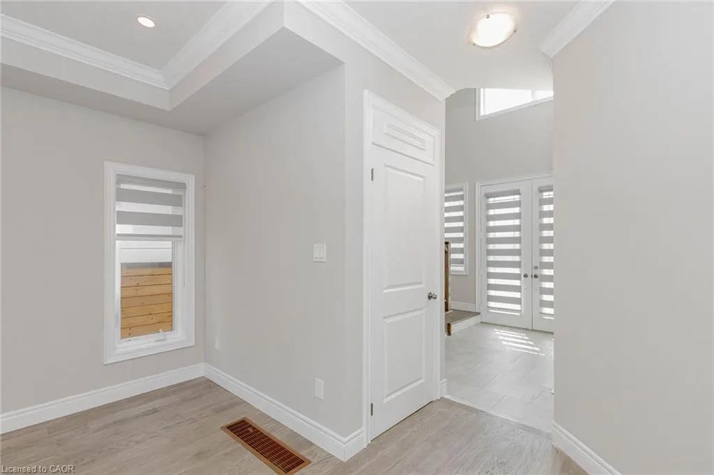 61 Eleanor Avenue, #Upstairs