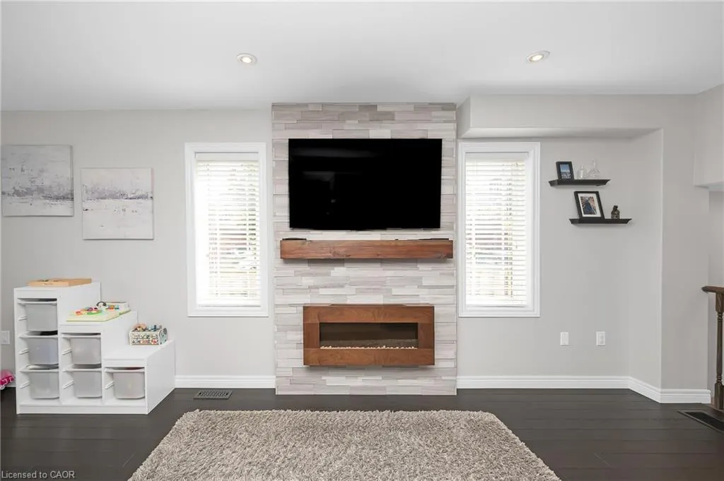 69 Escarpment Drive