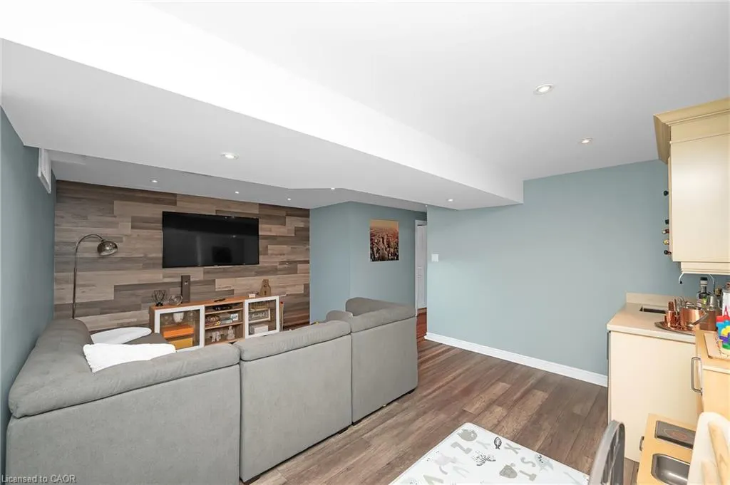 69 Escarpment Drive