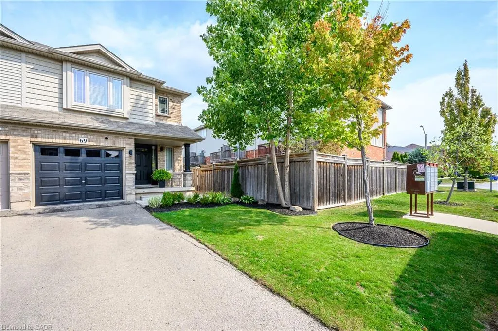 69 Escarpment Drive
