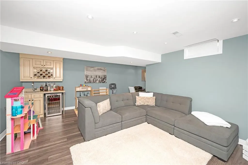 69 Escarpment Drive