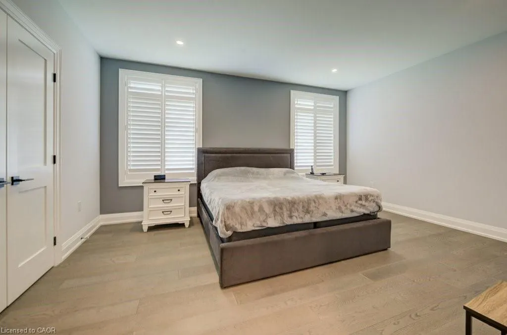 1211 Woodburn Road