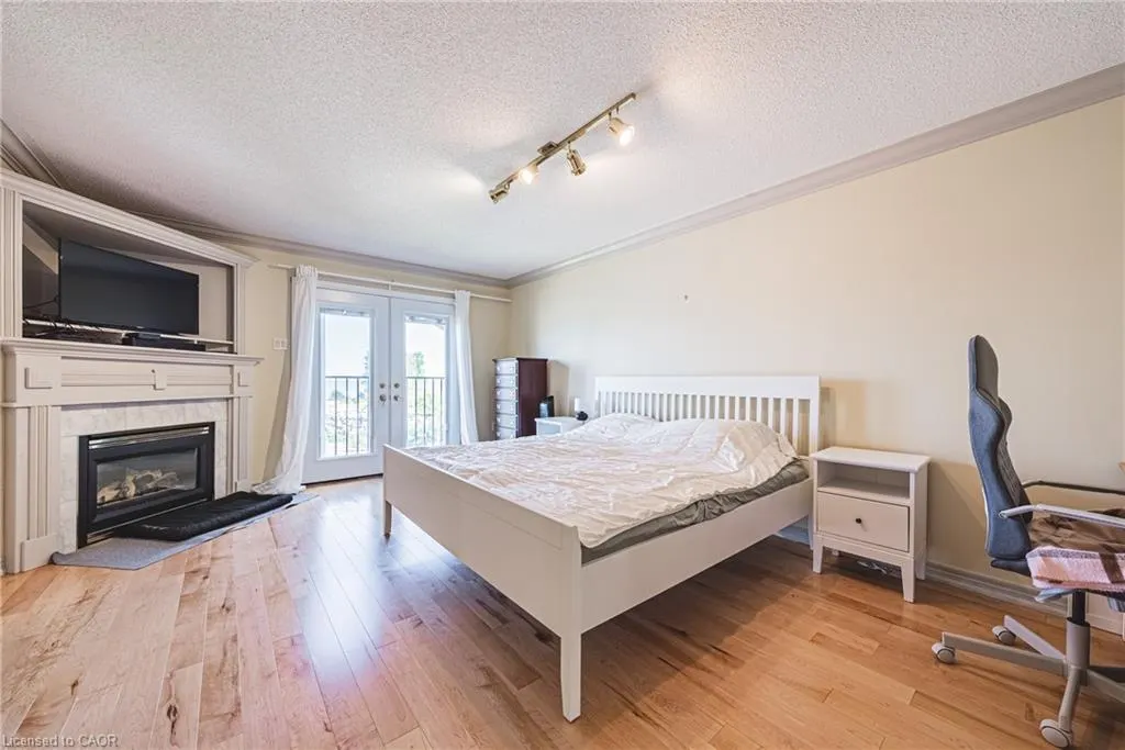 85 Edgewater Drive, #6