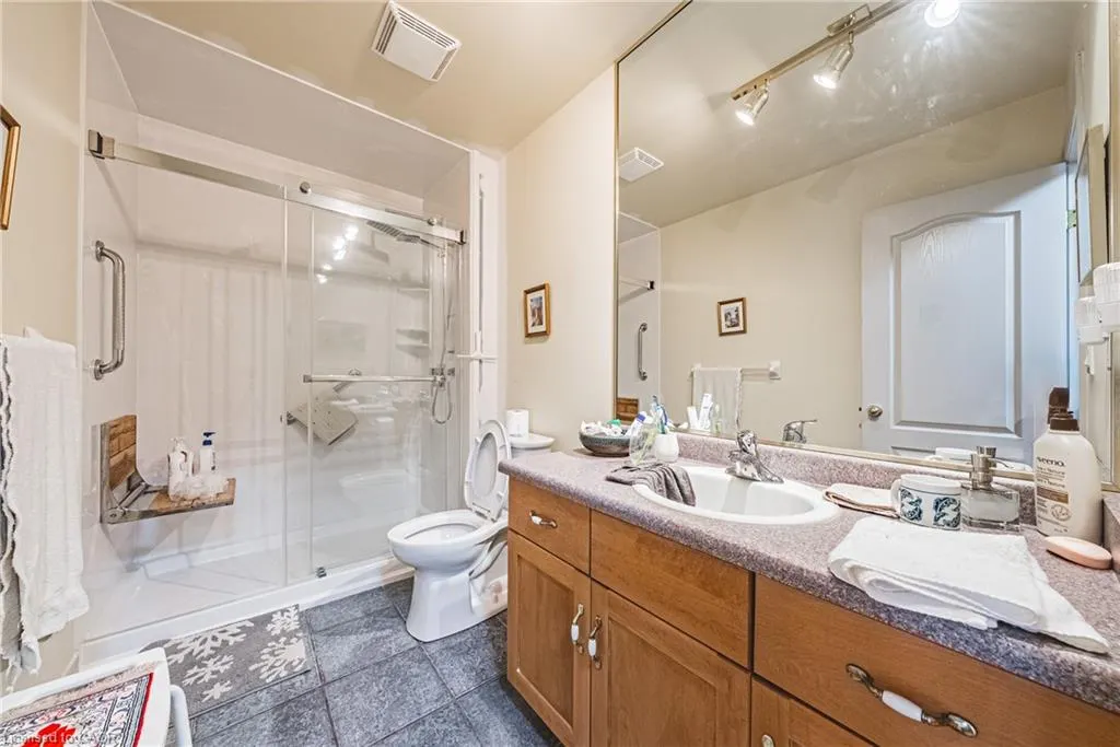 85 Edgewater Drive, #6