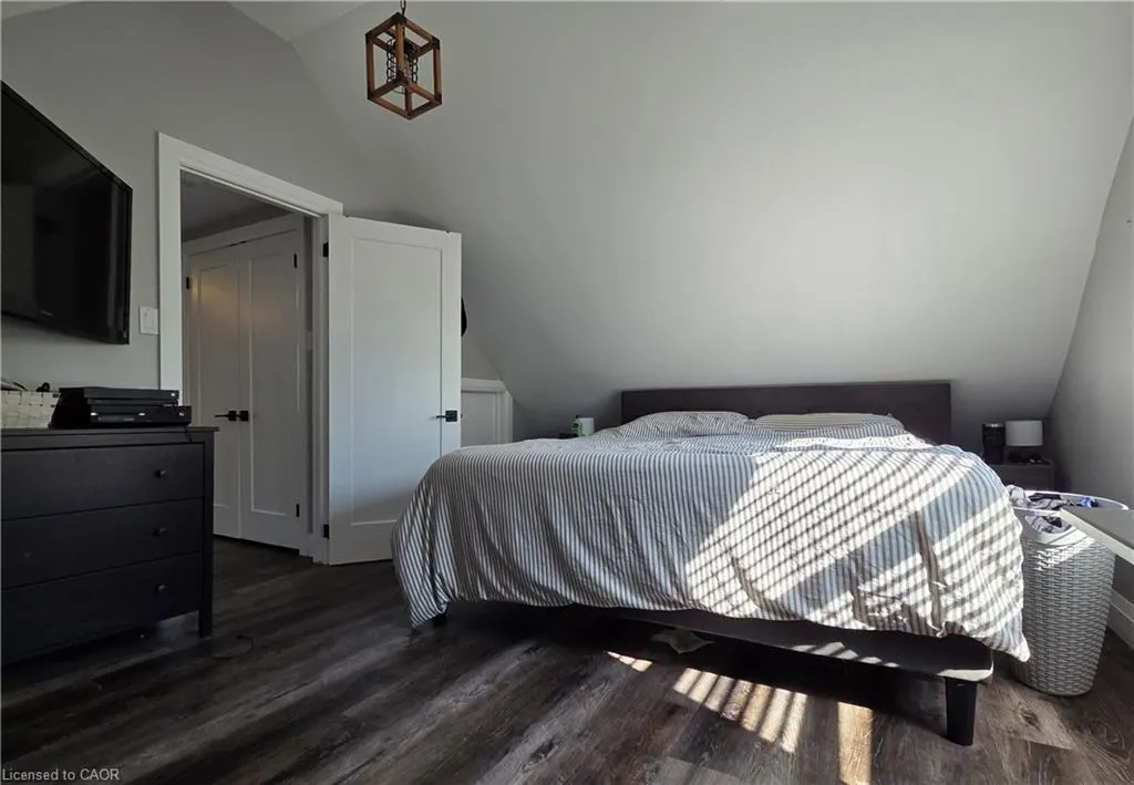16 Cedar Avenue, #1