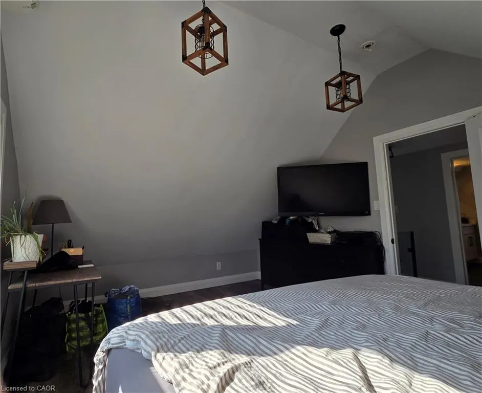 16 Cedar Avenue, #1
