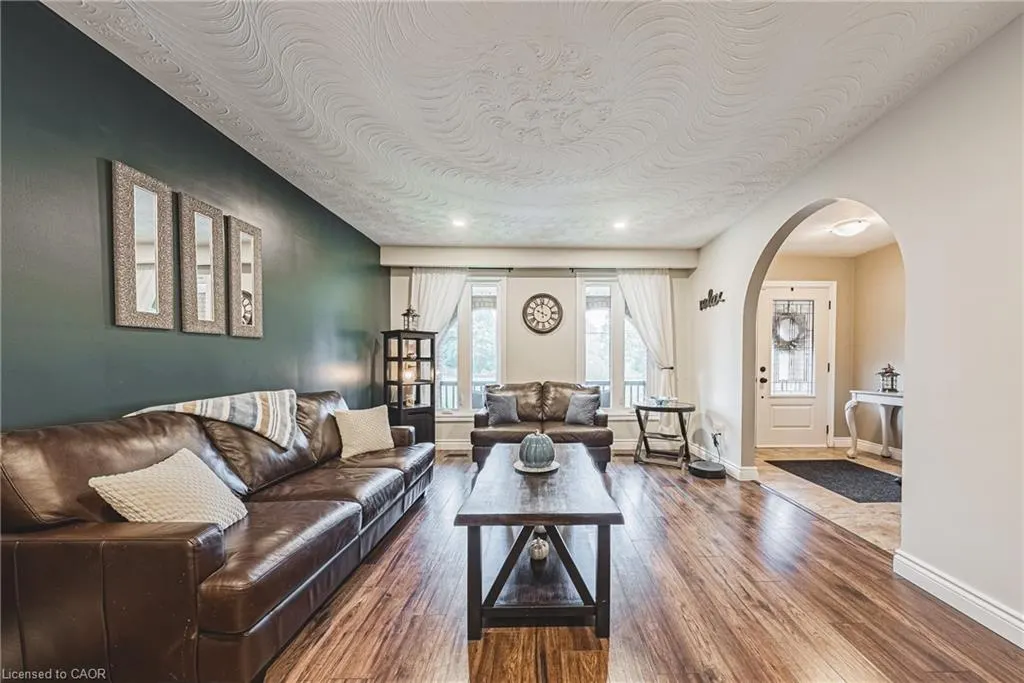 477 Queen Victoria Drive