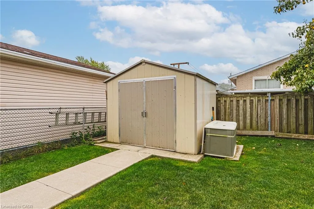 477 Queen Victoria Drive