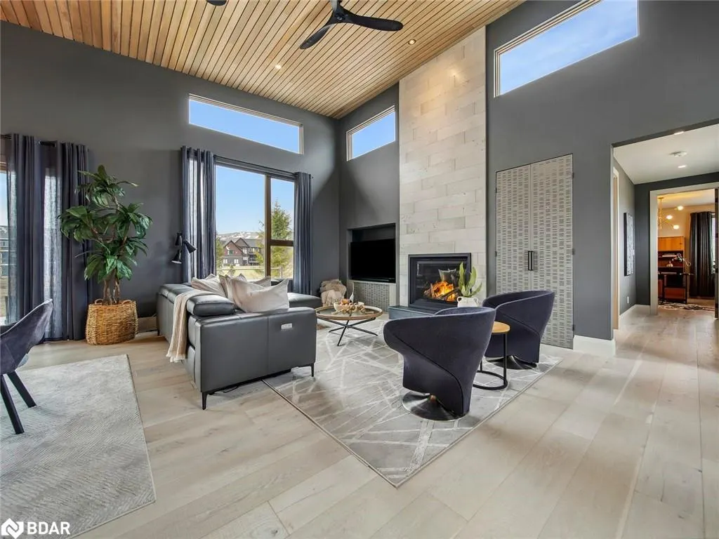 7 Meadowlark Way