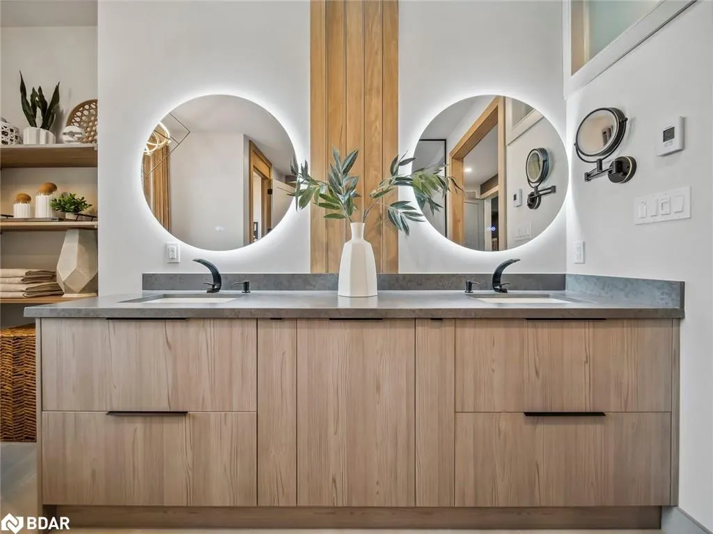 7 Meadowlark Way