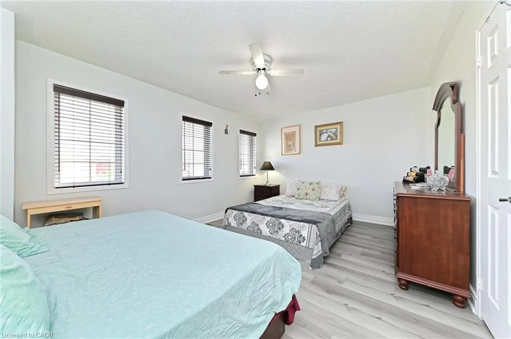 28 Abbotsbury Drive