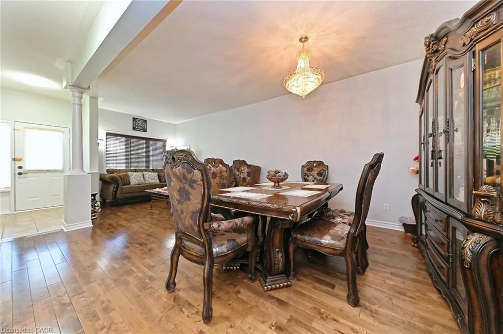 28 Abbotsbury Drive