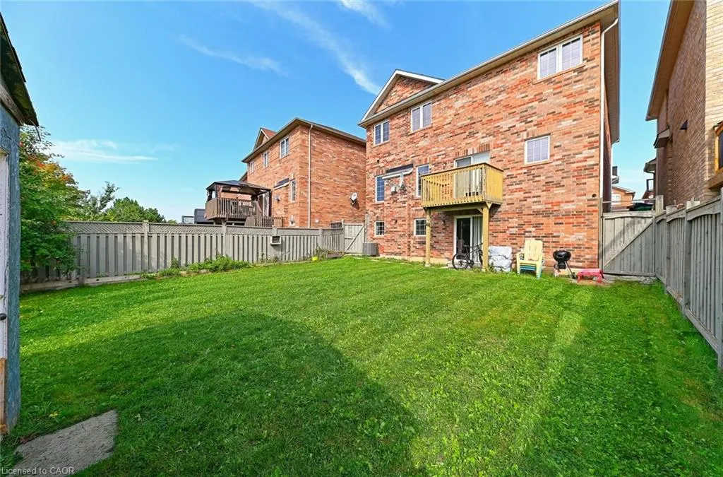 28 Abbotsbury Drive