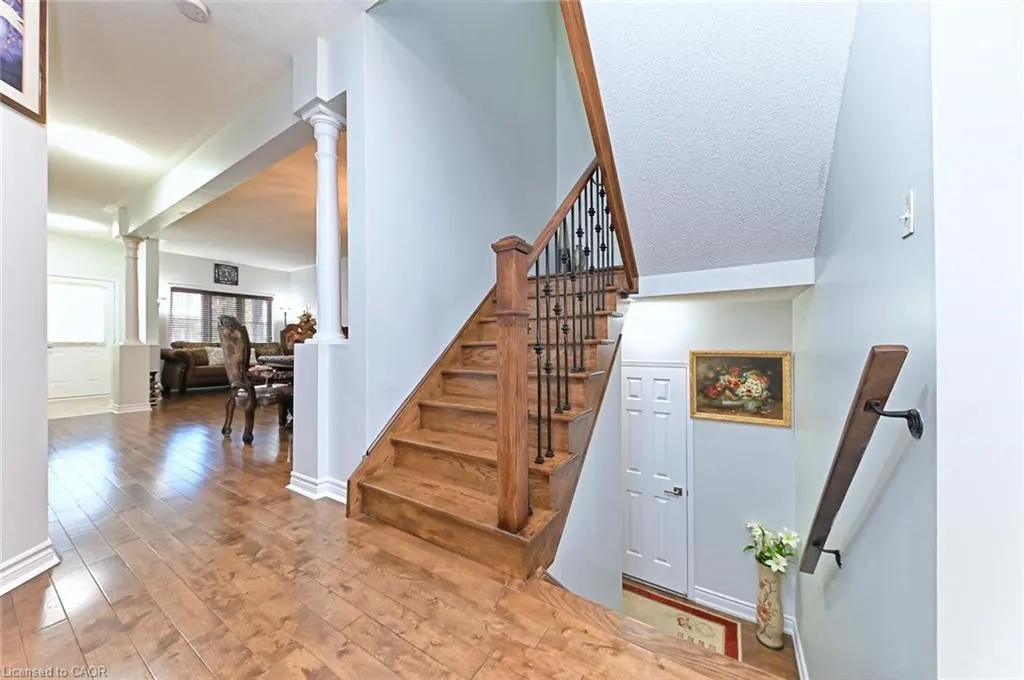 28 Abbotsbury Drive