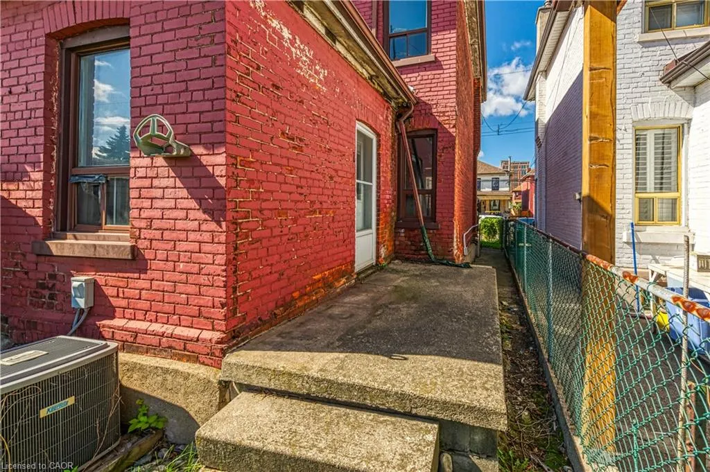36 Fullerton Avenue