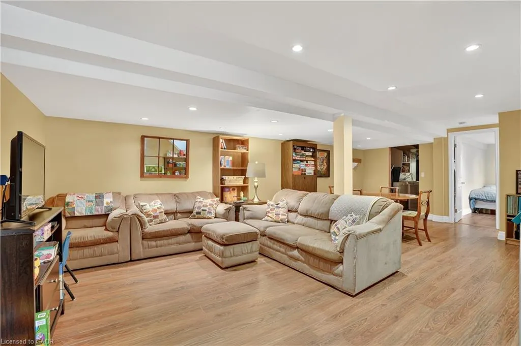 14 Carnaby Crescent