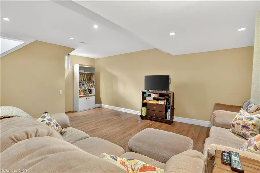 14 Carnaby Crescent