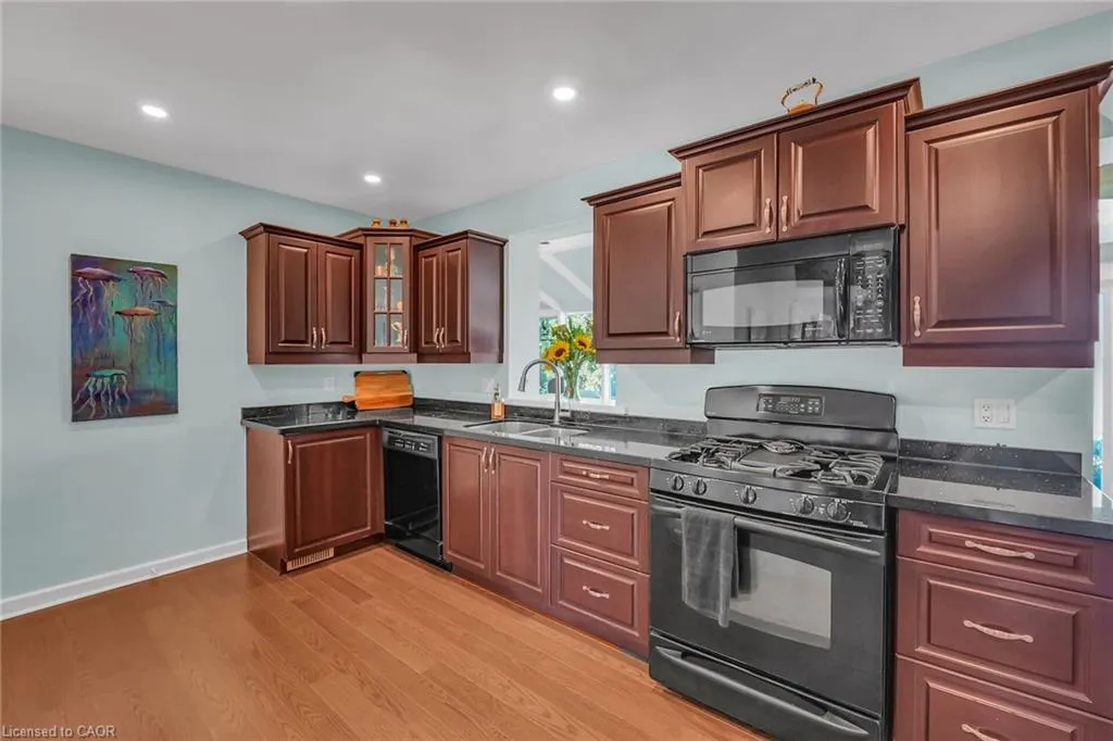 10 Tupper Boulevard