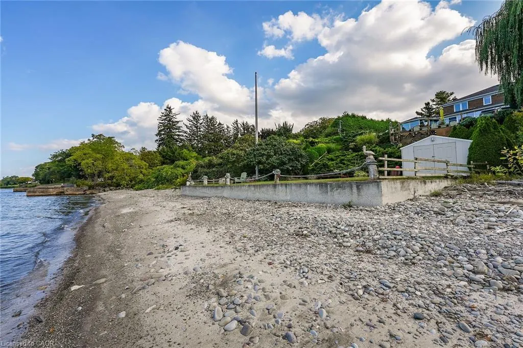 10 Tupper Boulevard