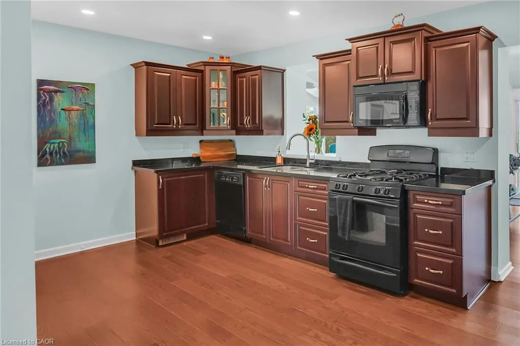 10 Tupper Boulevard