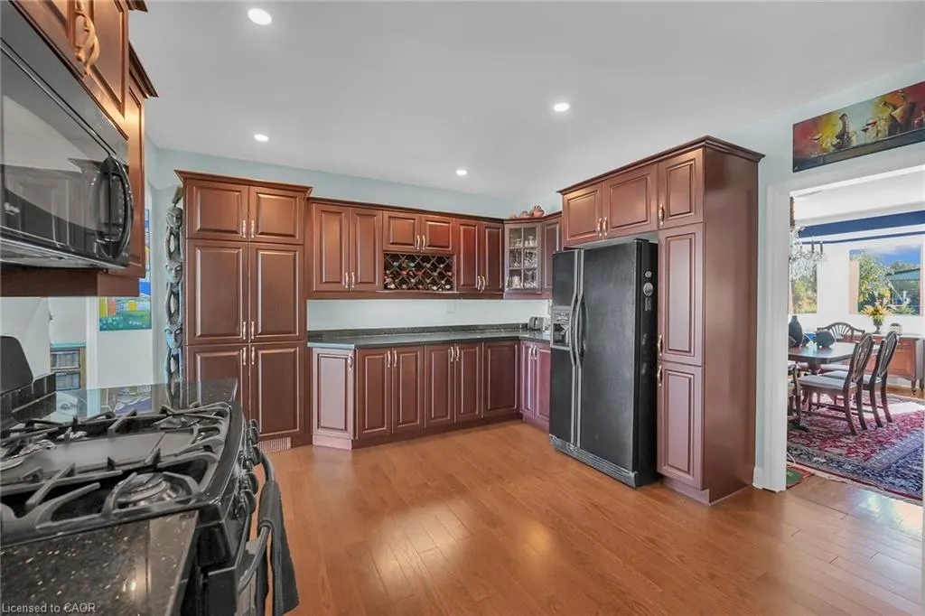 10 Tupper Boulevard
