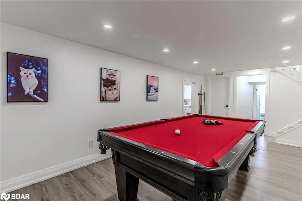 20 Hillview Crescent