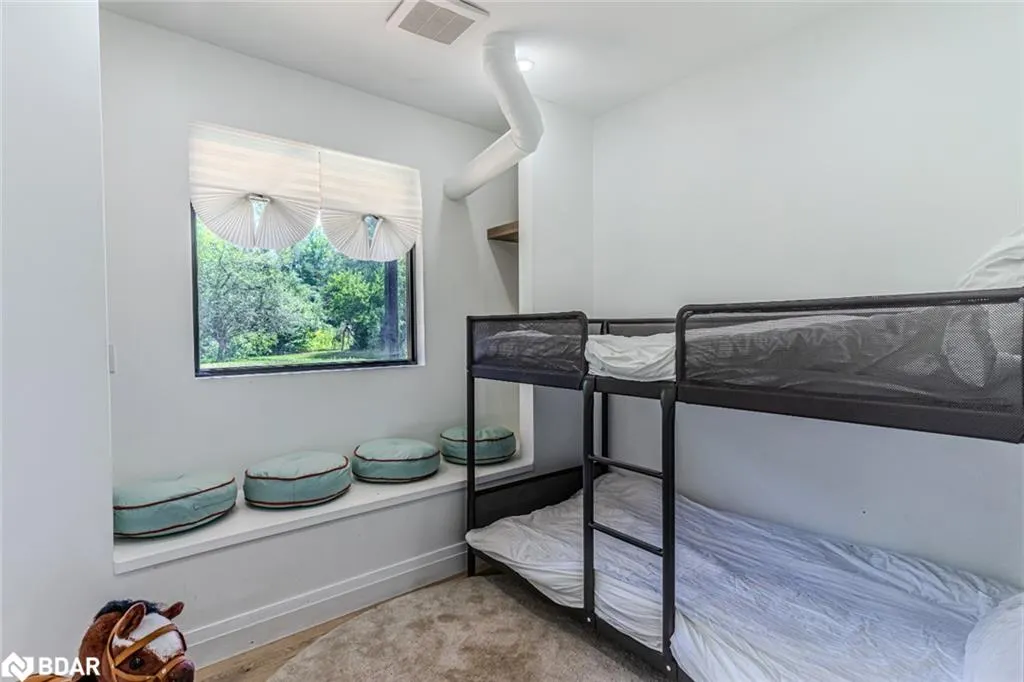 20 Hillview Crescent