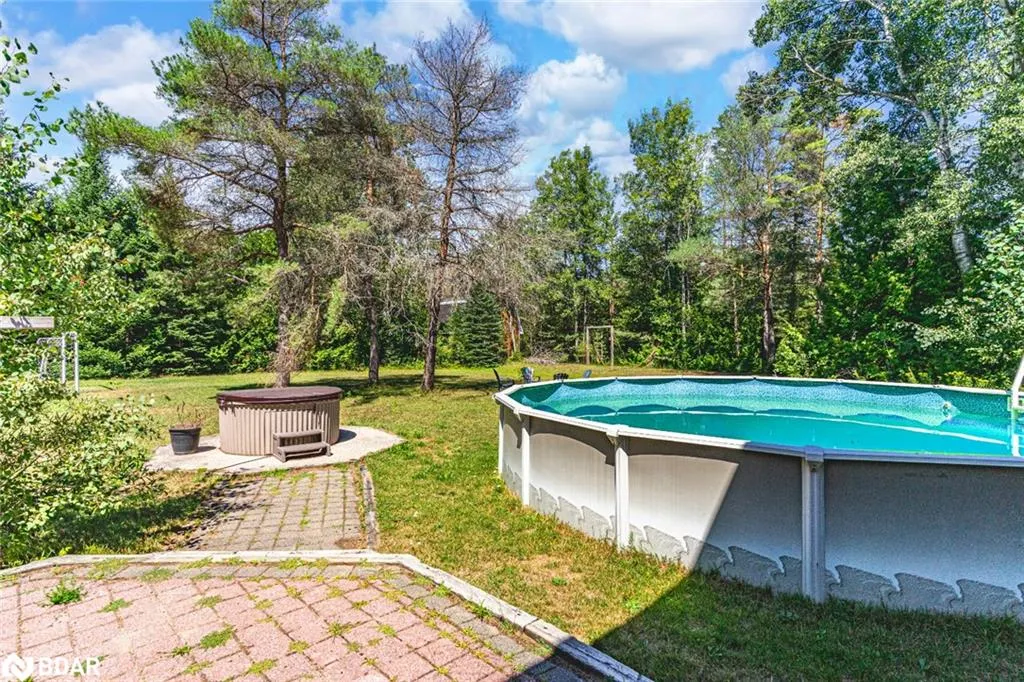 20 Hillview Crescent